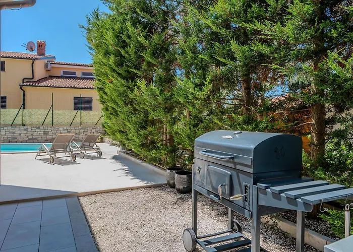 Beautiful In * Пула