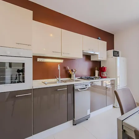 Beautiful In Apartman