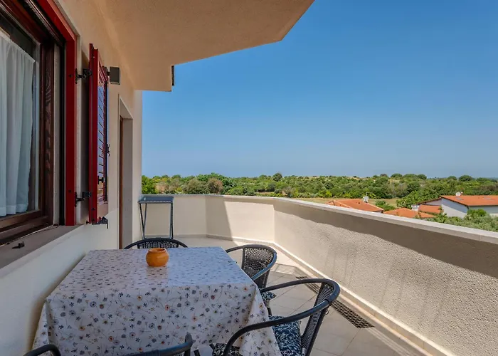 Apartment Beautiful In Pula