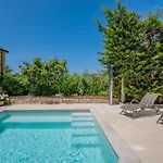 Stunning Apartment In Pula With Wifi *